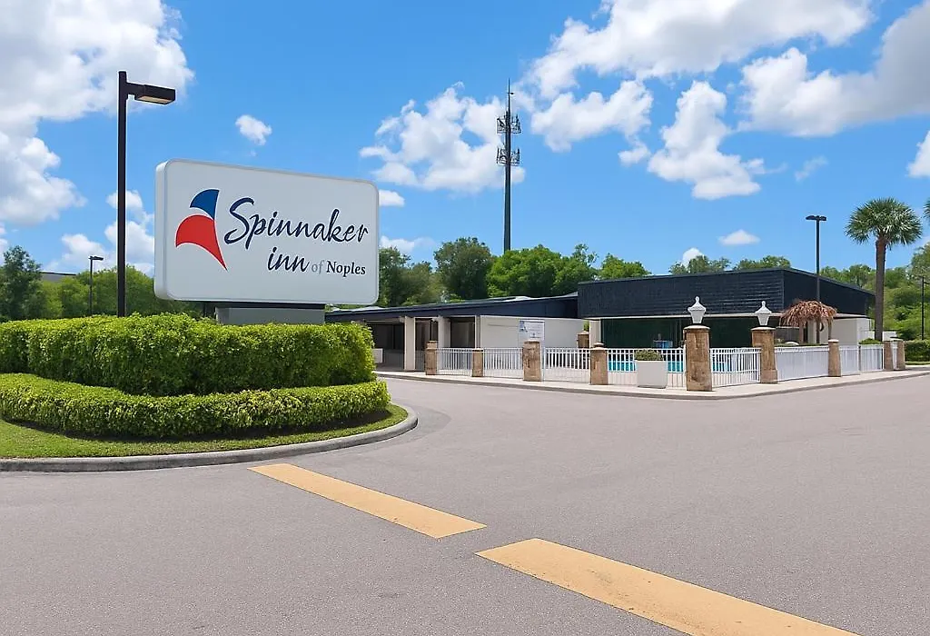 Spinnaker Inn Of Naples-1