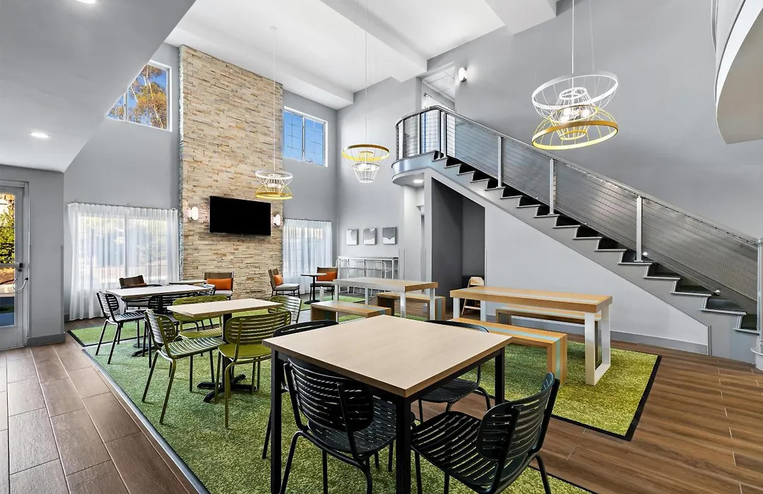 Spark By Hilton Redlands-1