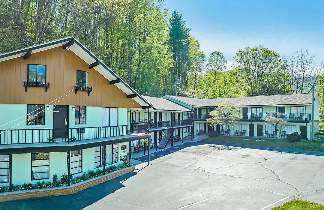 Castlewood Inn-1
