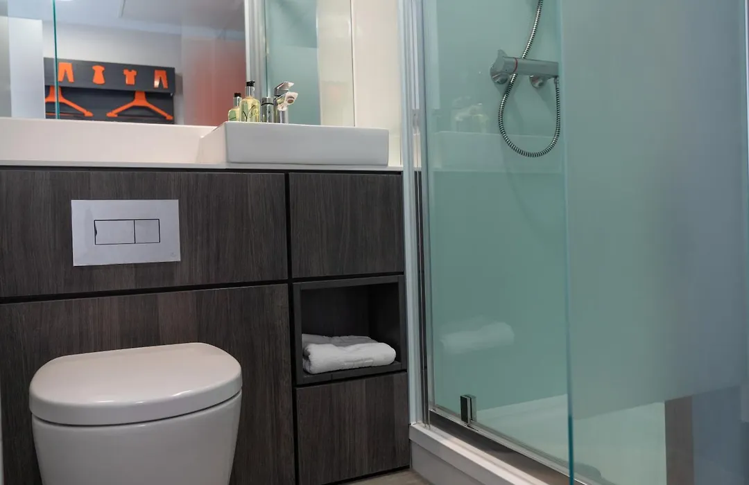 Easyhotel Ipswich-1