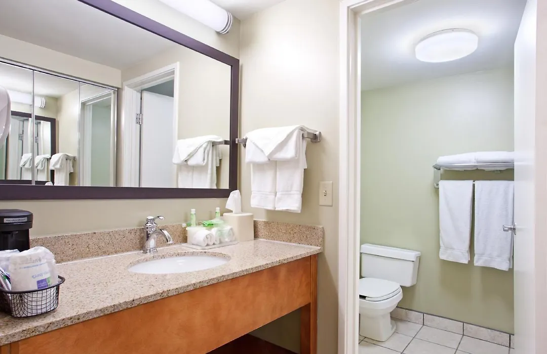 Holiday Inn Express Hotel & Suites Pittsburgh Airport By Ihg-1
