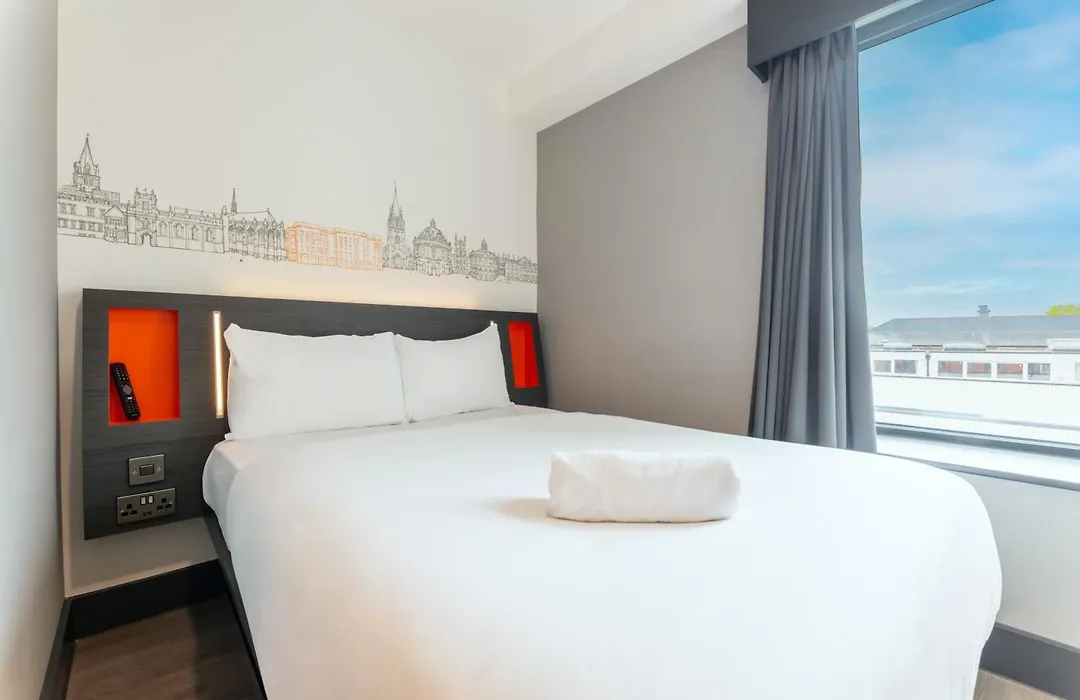 Easyhotel Oxford-1