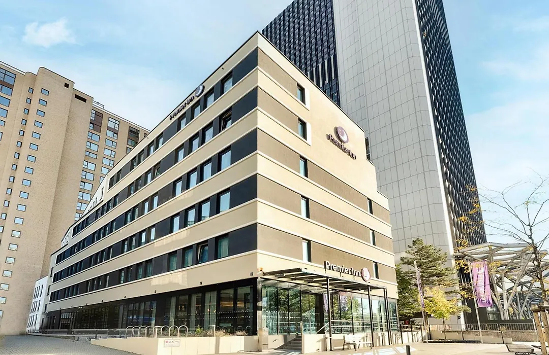 Premier Inn Frankfurt Westend-1