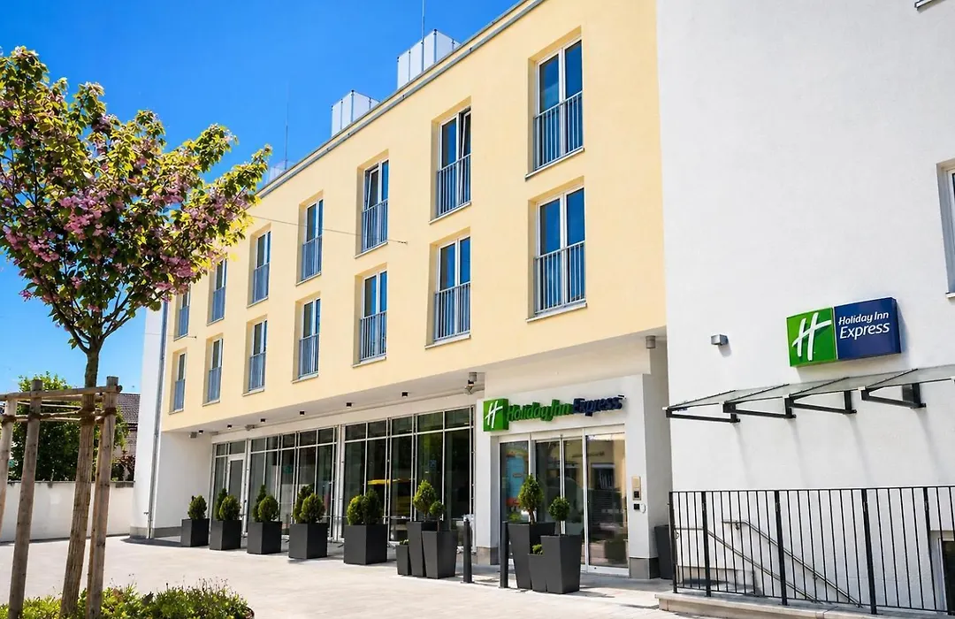 Holiday Inn Express Munich Airport - Erding by IHG-1