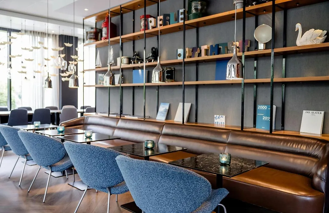 Motel One Hamburg-Alster-1