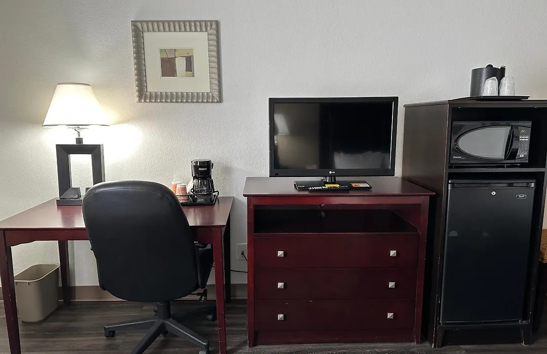 Quality Inn & Suites Everett-1
