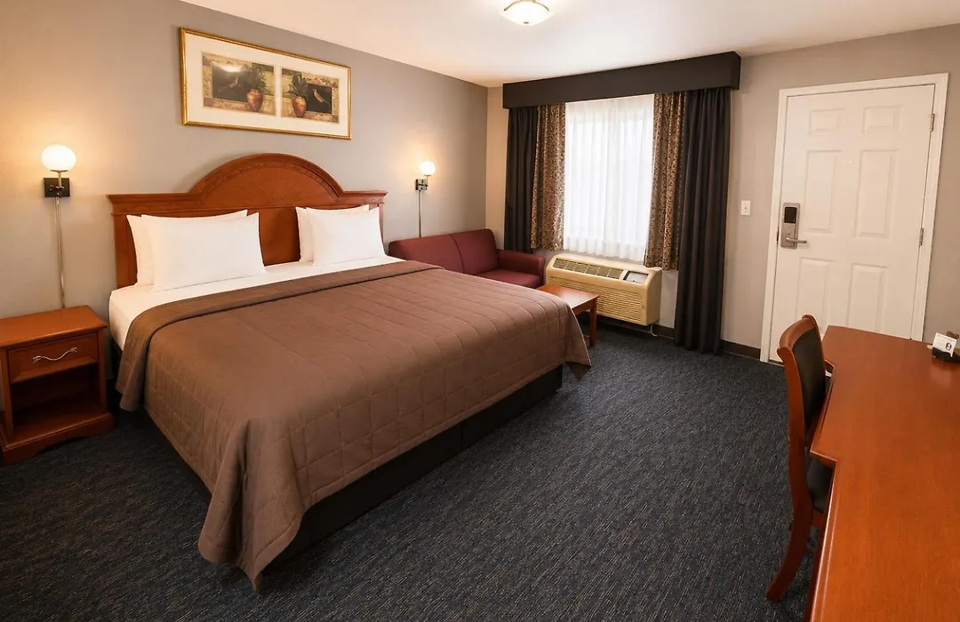 Ozark Inn & Suites-1