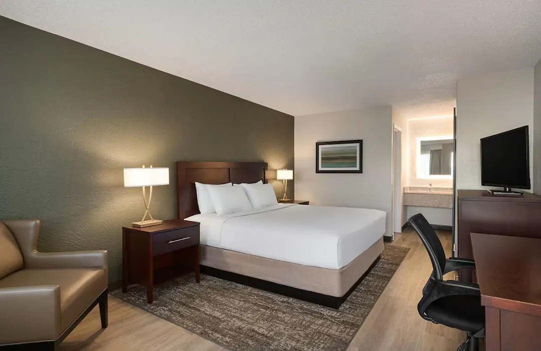 Mai Hana Hotel And Suites I Drive-Theme Parks-1