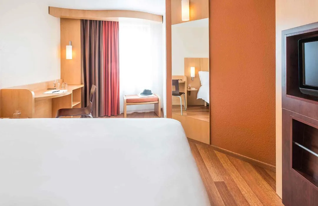 Ibis Nantes Centre Tour Bretagne-1