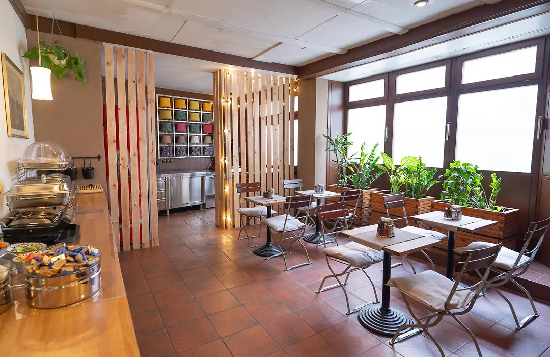 Smart Stay Hotel Station-1