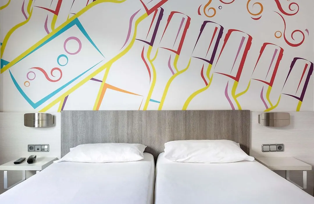 Ibis Styles Madrid Prado-1