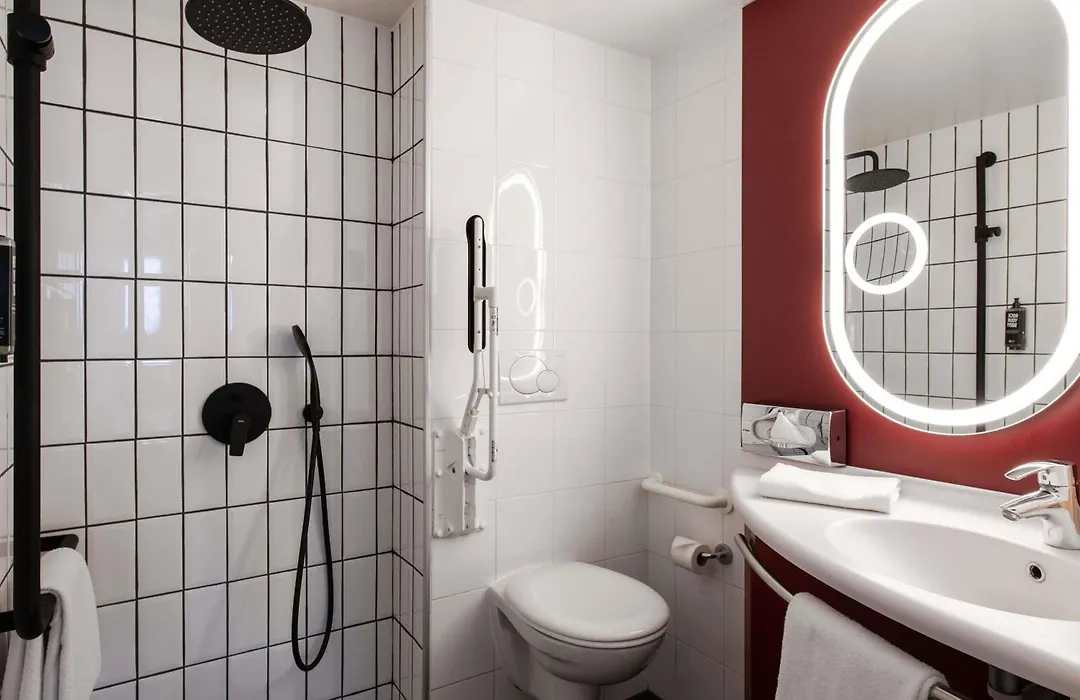 ibis Lausanne Centre-1