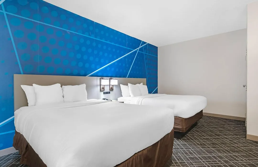 Comfort Suites Near Indianapolis Airport-1