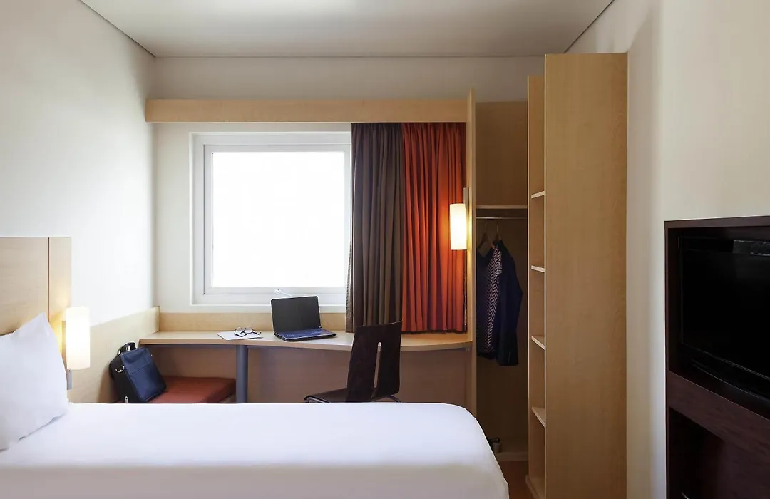Ibis Chihuahua-1