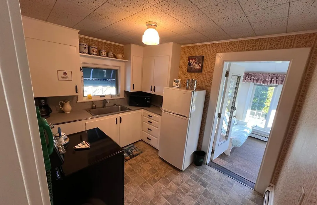 Claddagh Motel & Suites-1