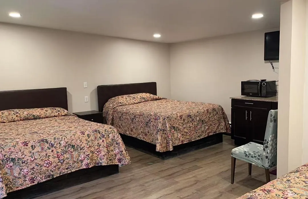 Kluane Park Inn-1