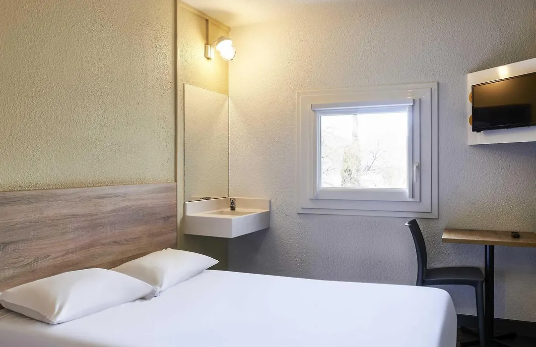 hotelF1 Amiens Est 12 rue des indes n0ires 80440 glisy-1