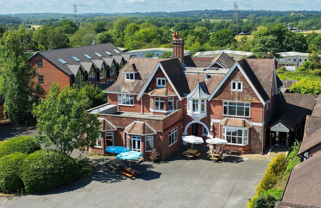 The Hickstead Hotel By Uno-Free Parking-1