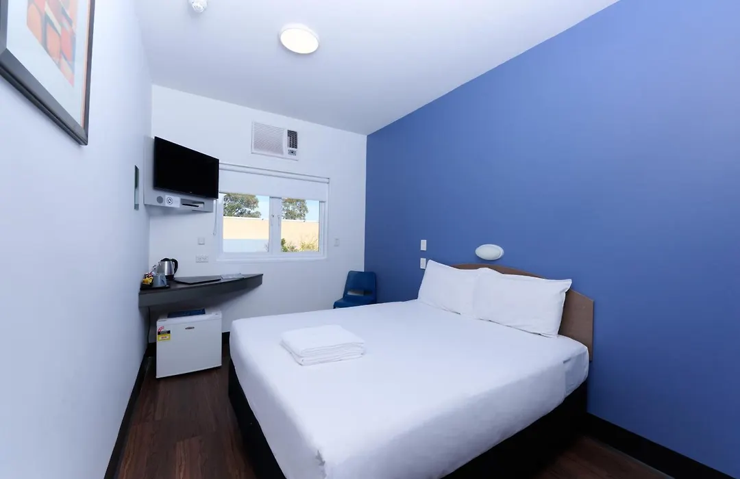 Ibis Budget Perth Airport-1