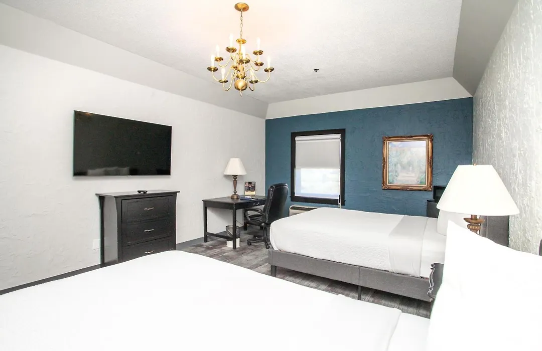 Chateau Hotel And Conference Center-1