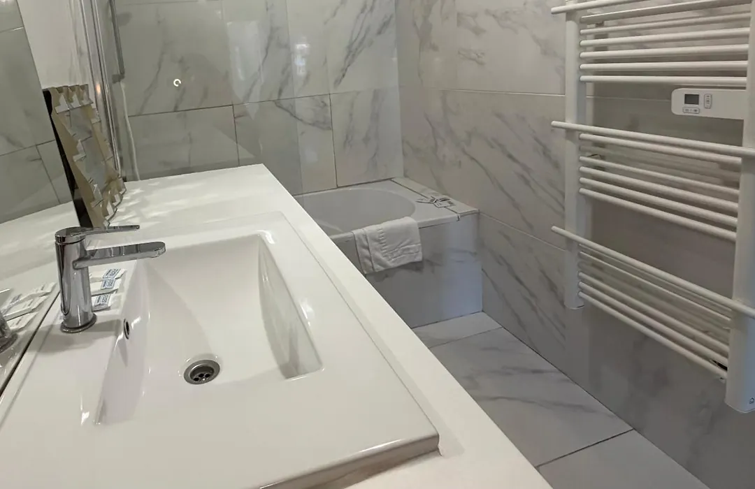 Hotel Le Bleu Marine-1