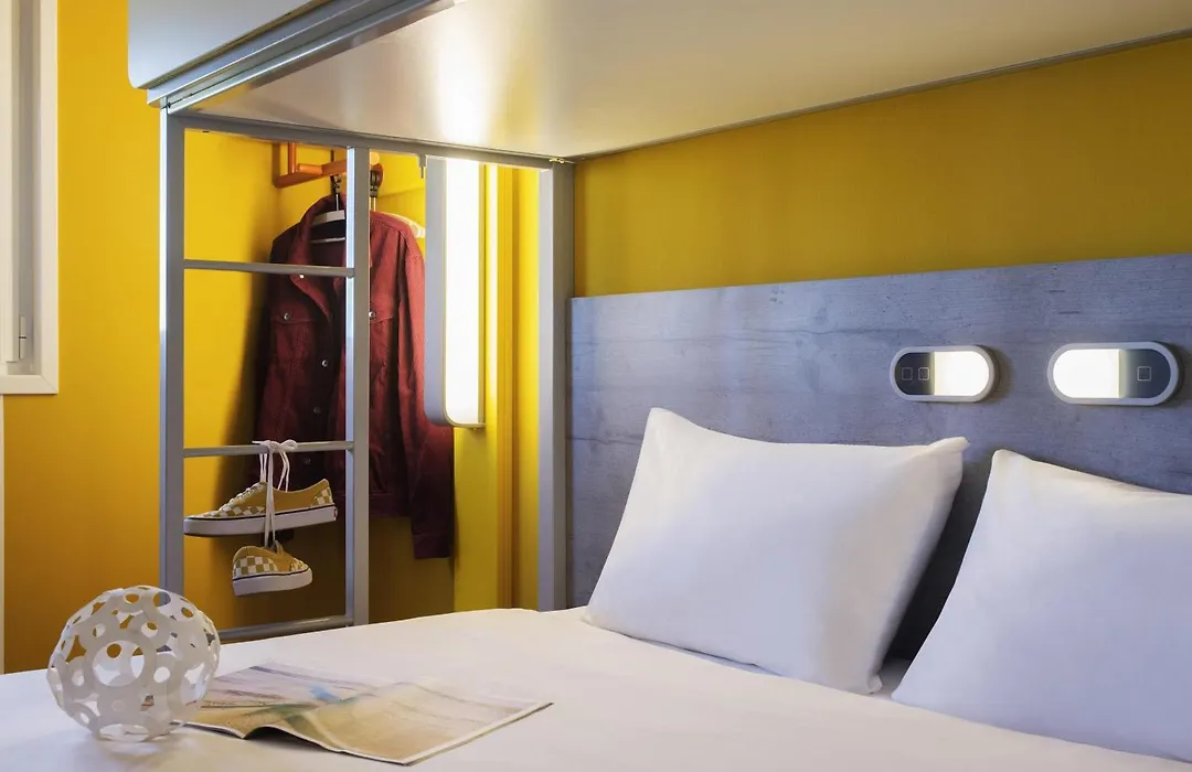 Ibis Budget Amsterdam Airport-1