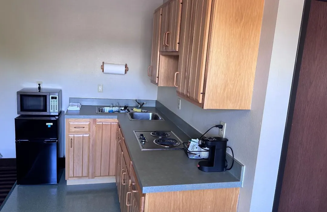 Northwoods Inn And Suites-1