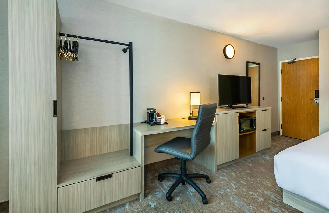 Comfort Inn Saskatoon Centre-1
