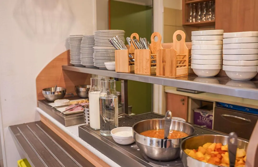 Ibis Budget Bayeux-1