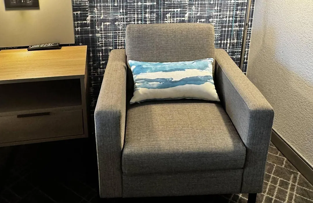 Pittsburgh Airport Inn And Suites-1