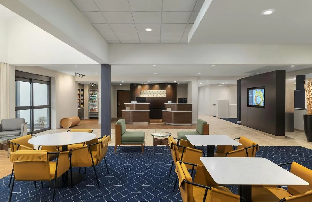 Courtyard By Marriott Dallas-Fort Worth/Bedford-1