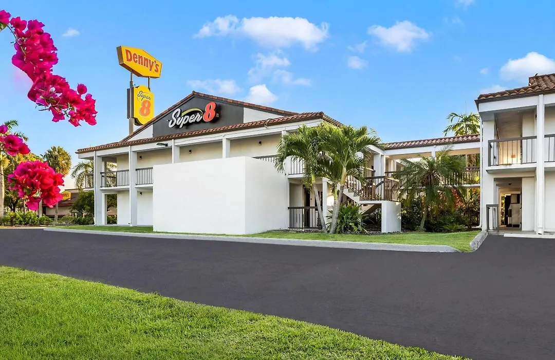 Super 8 By Wyndham Riviera Beach West Palm Beach-1