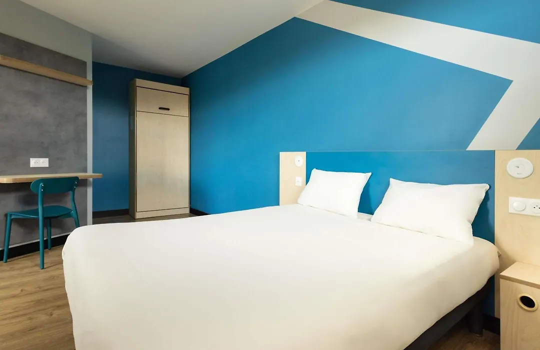 ibis budget Nanterre La Defense-1