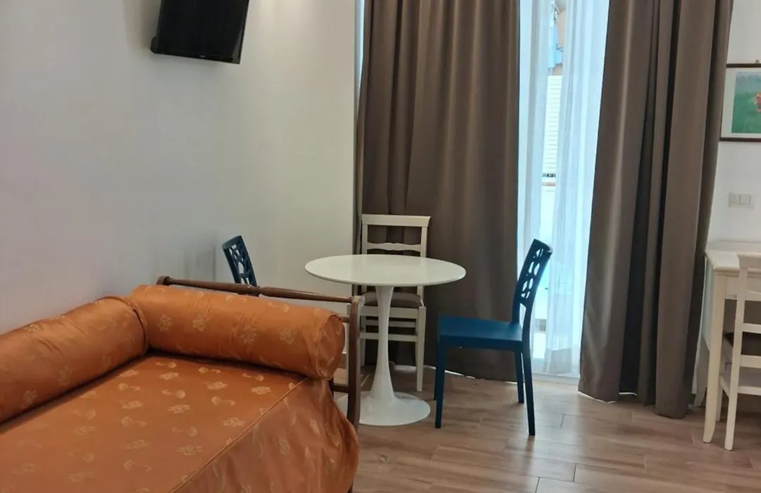 Hotel Flora-1