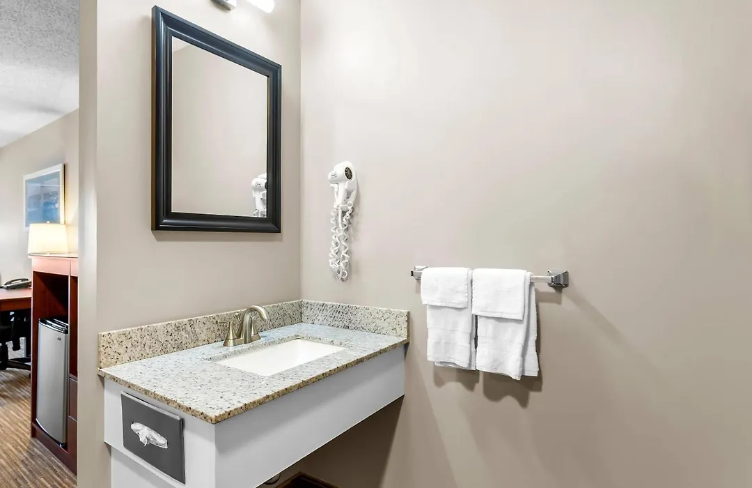 Quality Inn & Suites Gorham White Mountains-1