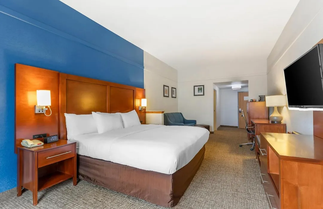 Comfort Suites Longmont-1