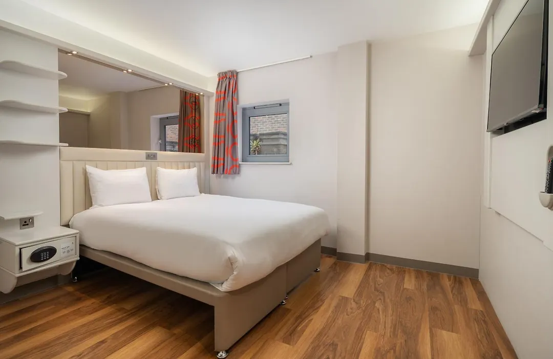 Point A Hotel London Canary Wharf-1