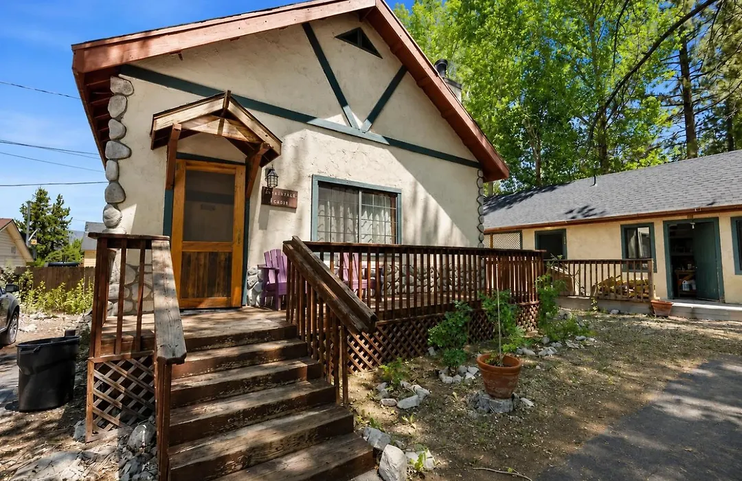 Castle Wood Cottages-1