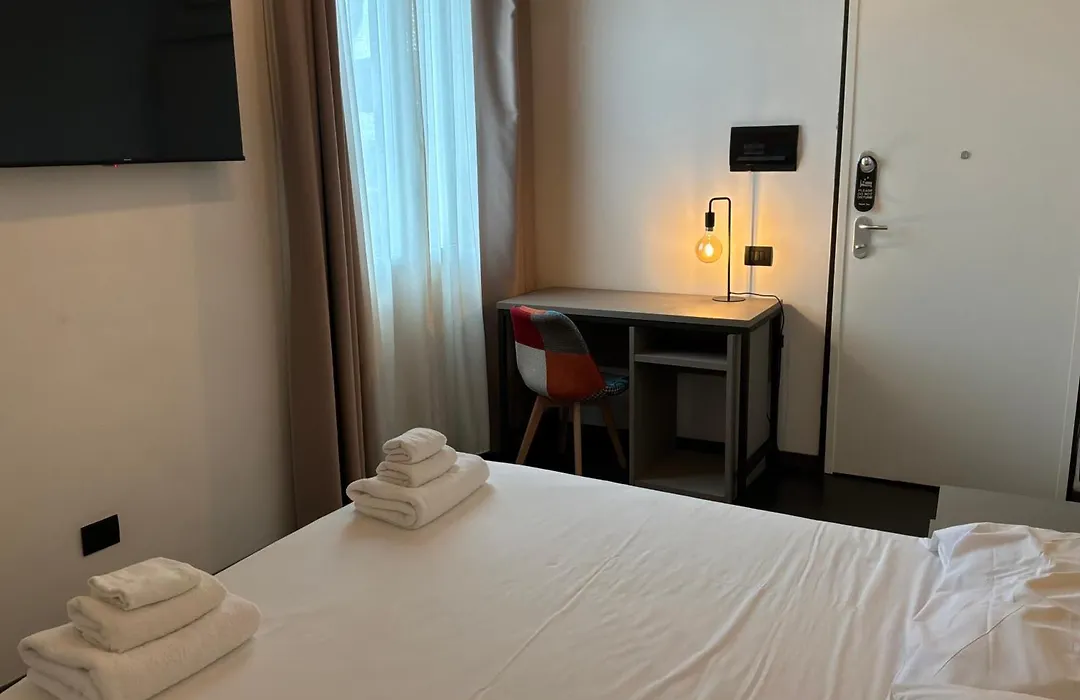 Dazio Exclusive Rooms-1