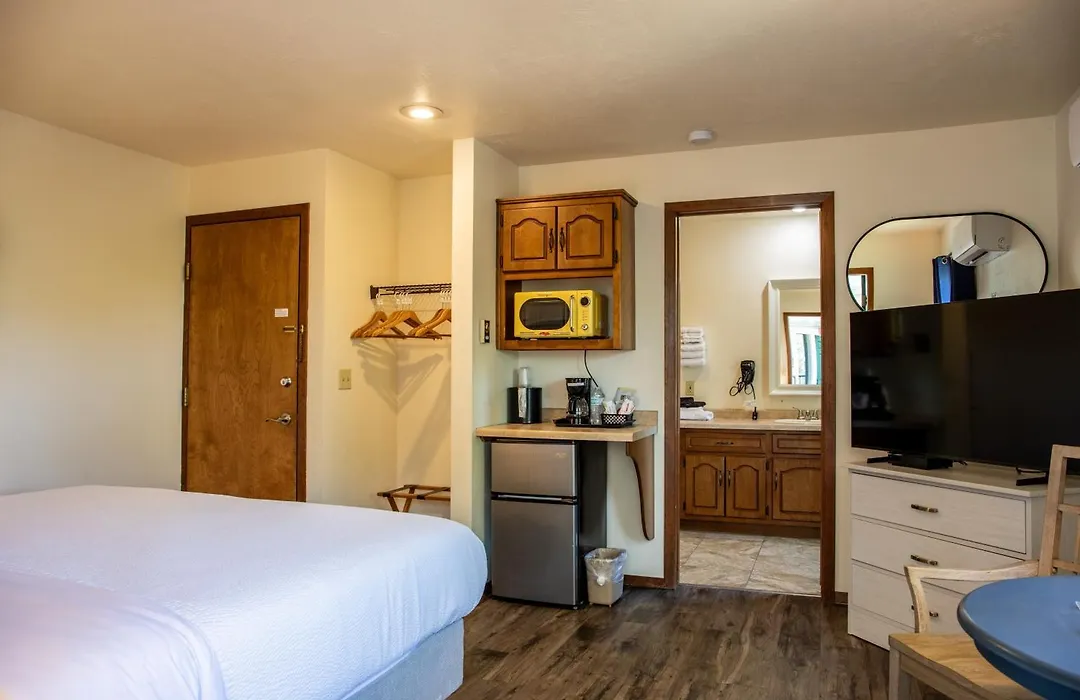Parkside Inn-1