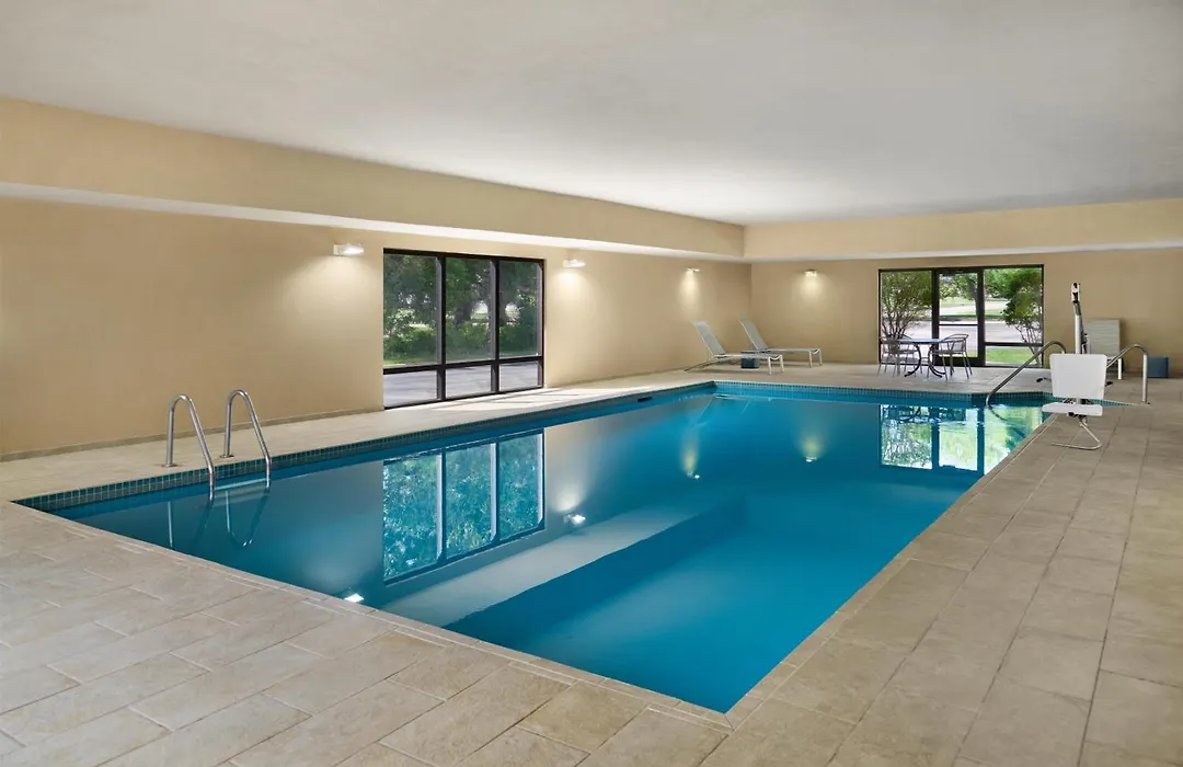 Hampton Inn Janesville-1