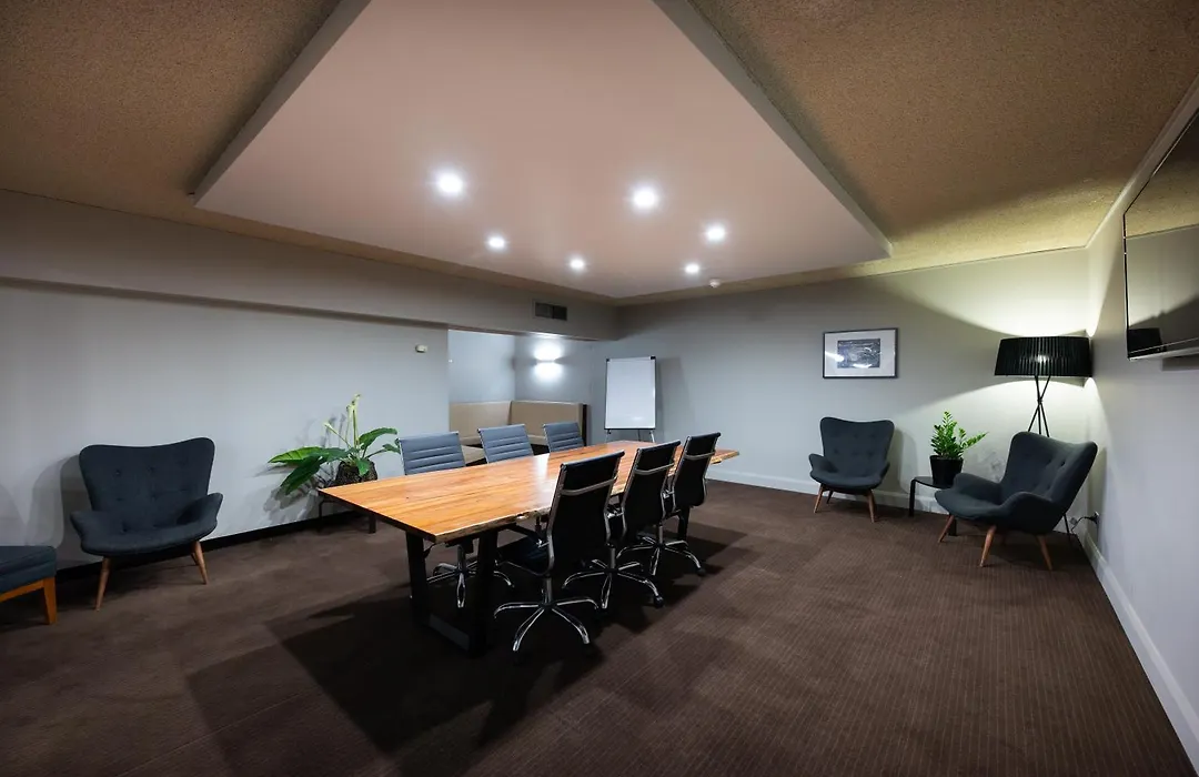 Belconnen Way Hotel & Serviced Apartments-1