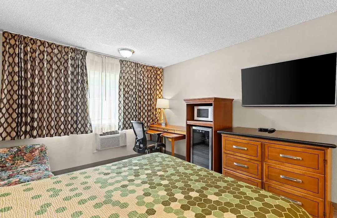 Rodeway Inn & Suites Portland West - Beaverton-1
