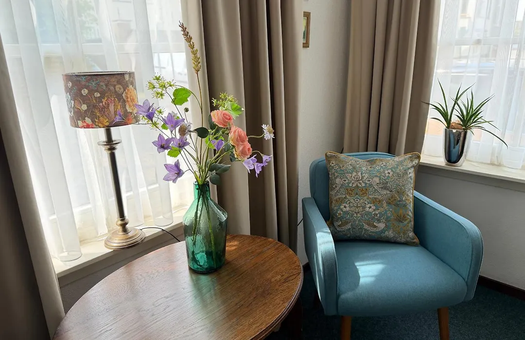 Hotel Hanzestadslogement De Leeuw in het centrum, Snoepwinkel, Hanzemuseum, Koffieschenkerij met Binnenplaats, Kamers met keukentje en Ontbijtservice-1