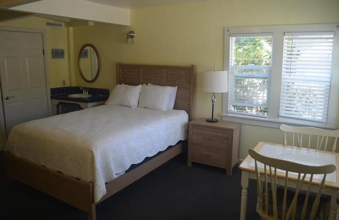 Harbor Inn-1