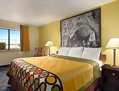 Super 8 By Wyndham Carlsbad-1