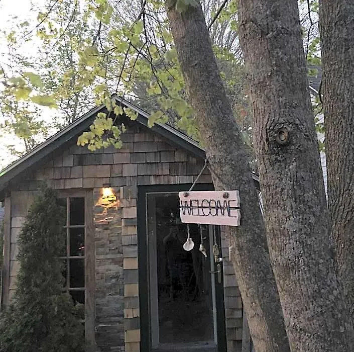 Seafarer Inn And Cottages-1