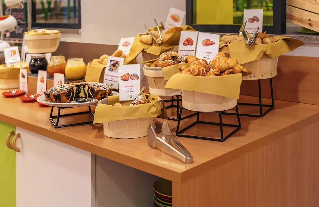 Ibis Styles Napoli Garibaldi-1