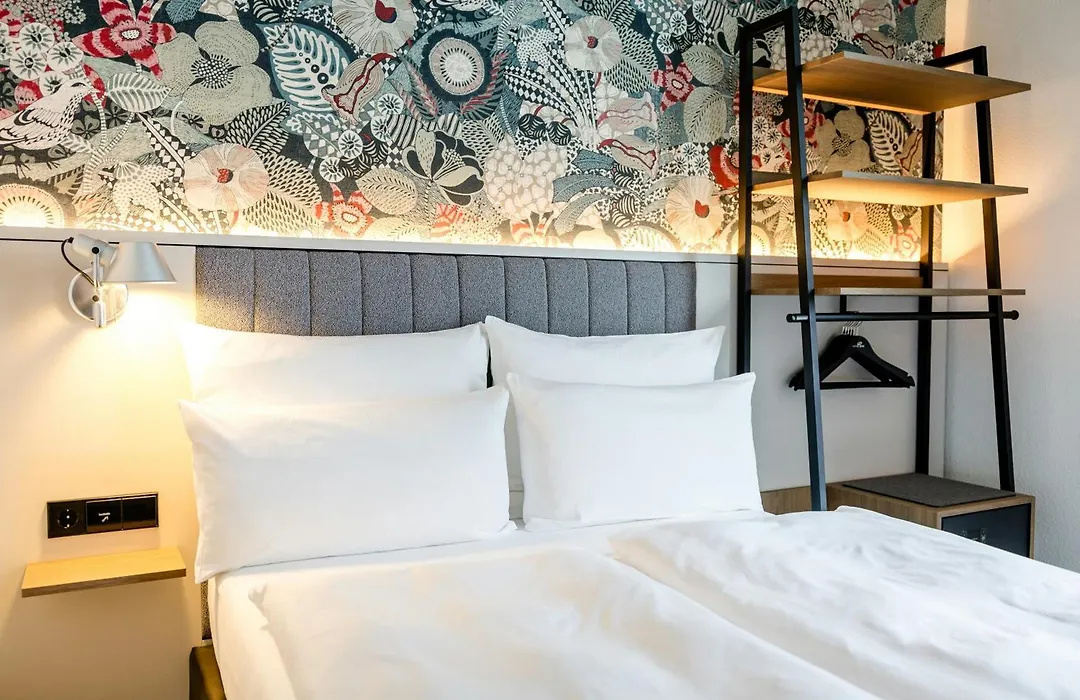 Motel One Amsterdam-1