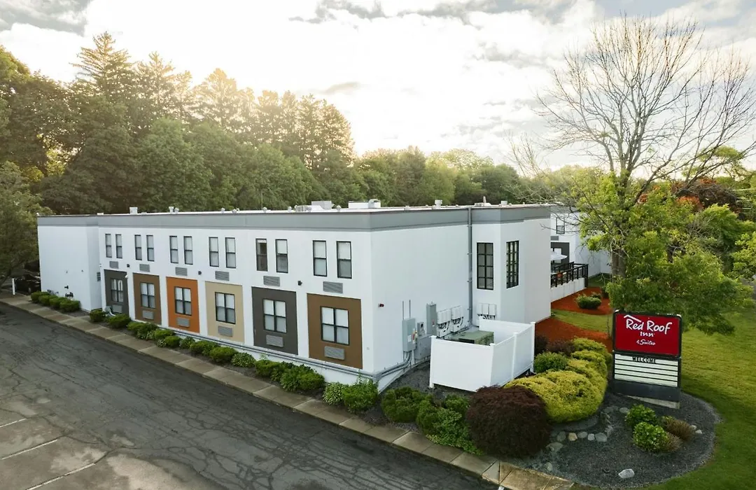 Red Roof Inn & Suites Middleborough-1